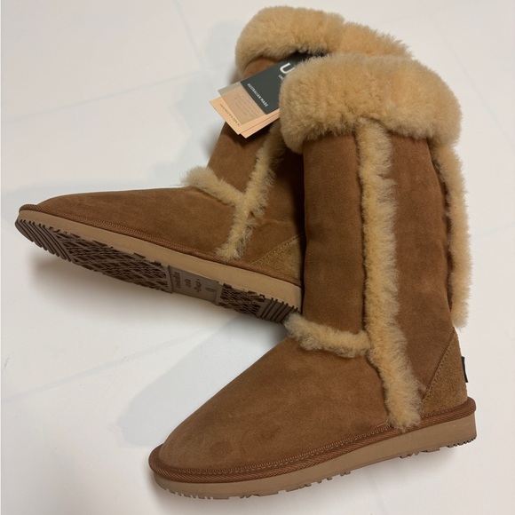 UGG Sundance Boots - Picture 4 of 13